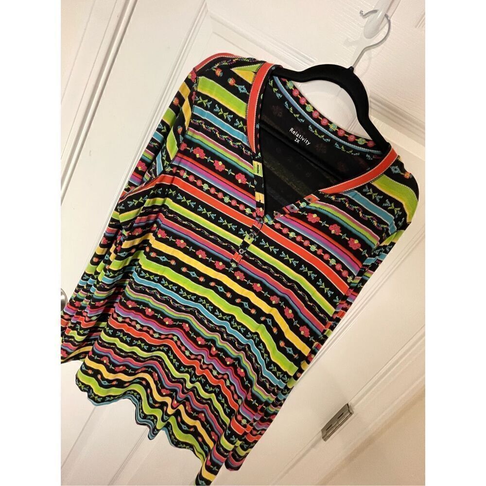Relativity women’s 2X long sleeve colorful blouse